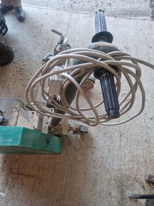 Vând set mașini de șlefuit parket