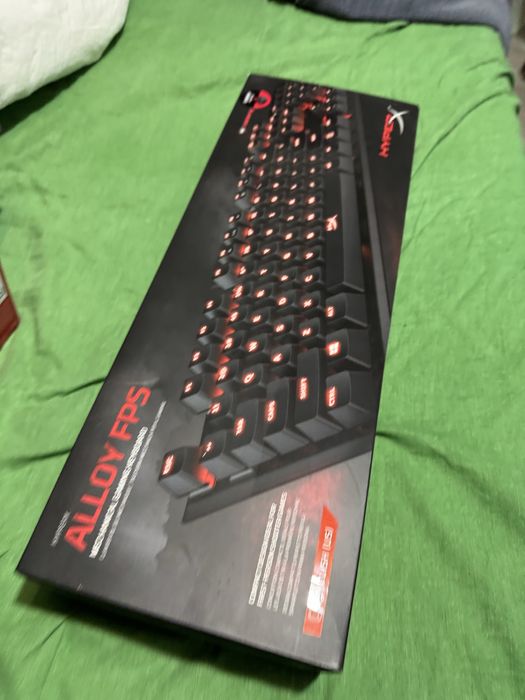 Tastatura hyperx allow fps switch uri mx red