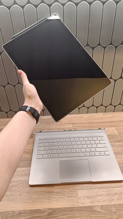 Microsoft Surface Book 2 13"