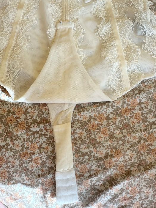 Alessa боди с дантела