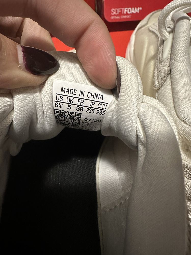 Маратонки Adidas Ozzelle - 38 р-р