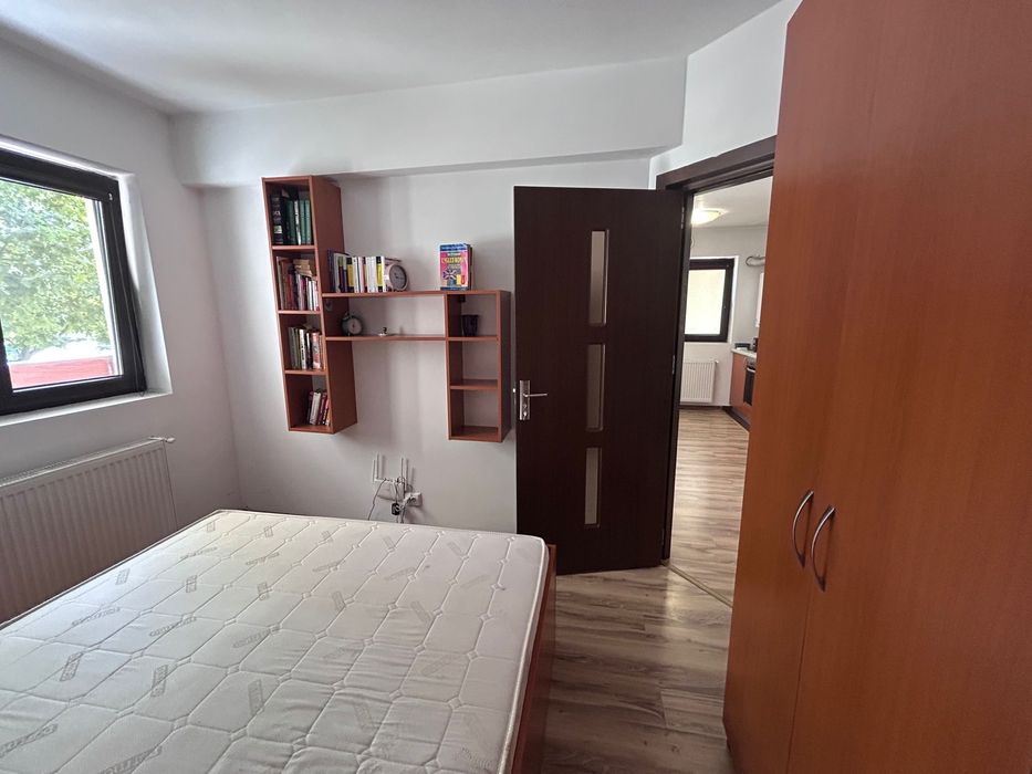 Garsoniera  Dubla Spatioasa langa metrou Dimitrie Leonida