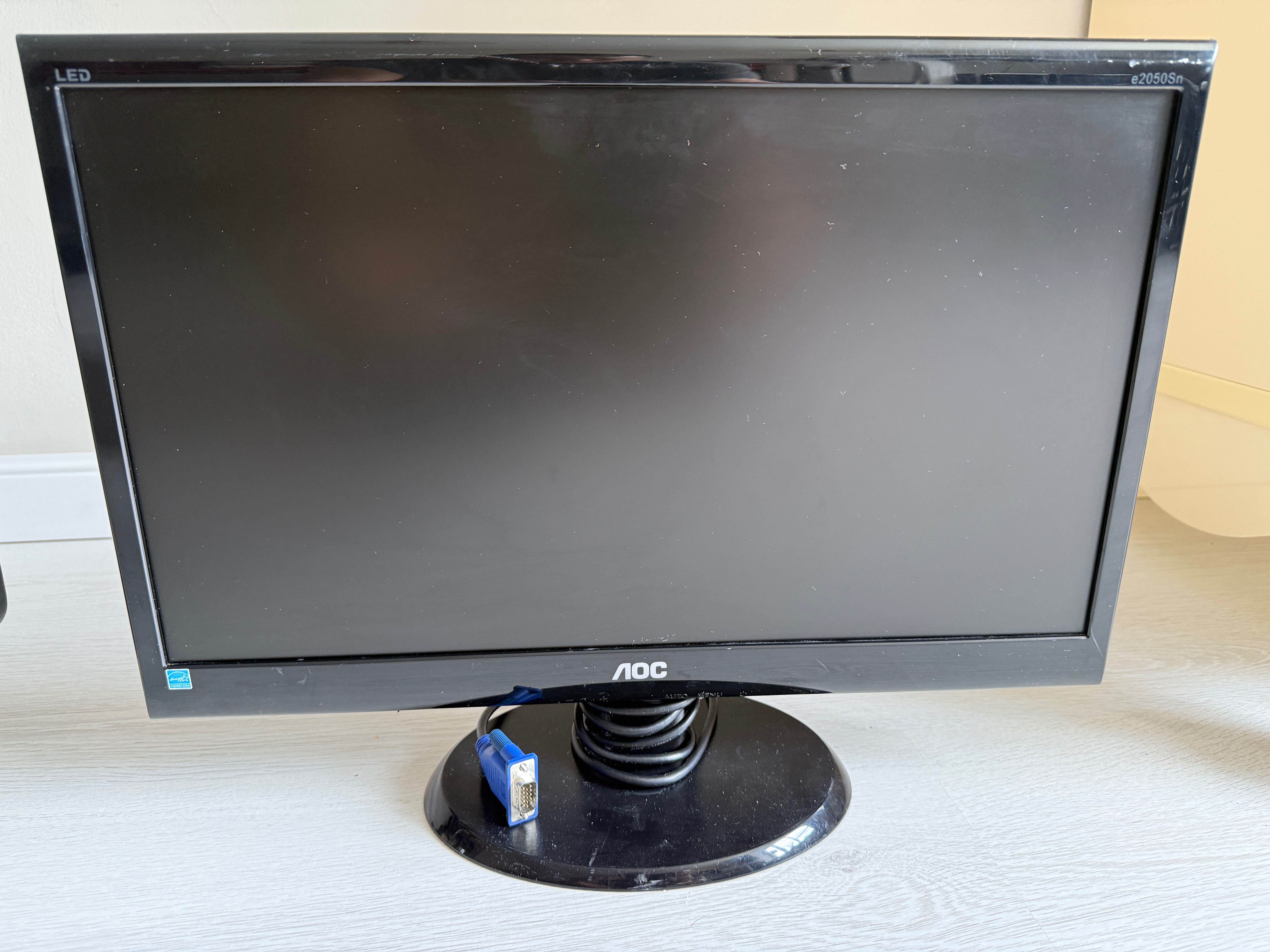 Мониторы 19-20’’ LCD для системных блоков и видеонаблюдения.