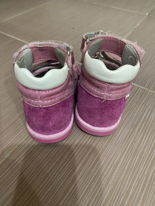 Продам ортопедическую обувь, зимнии сапоги 25 размер и сандали 23 разм