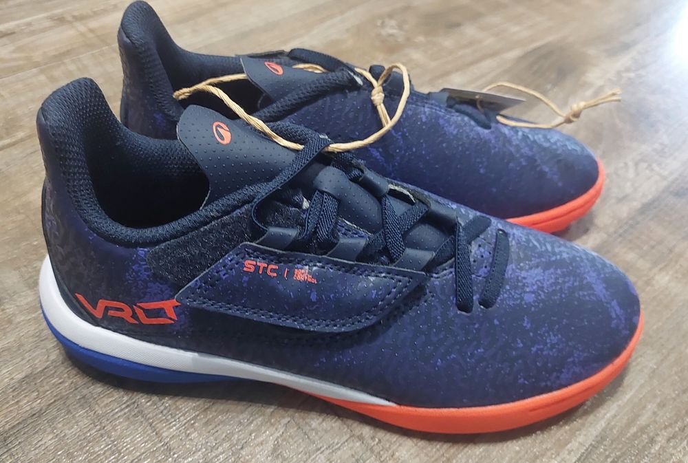 Детски футболни обувки