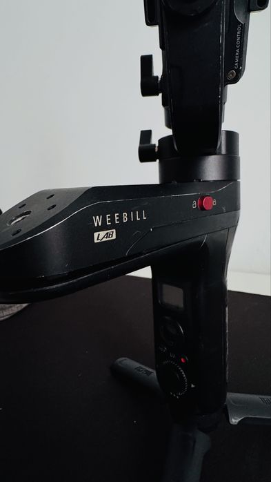 Продам стабилизатор Zhiyun Weebill Lab