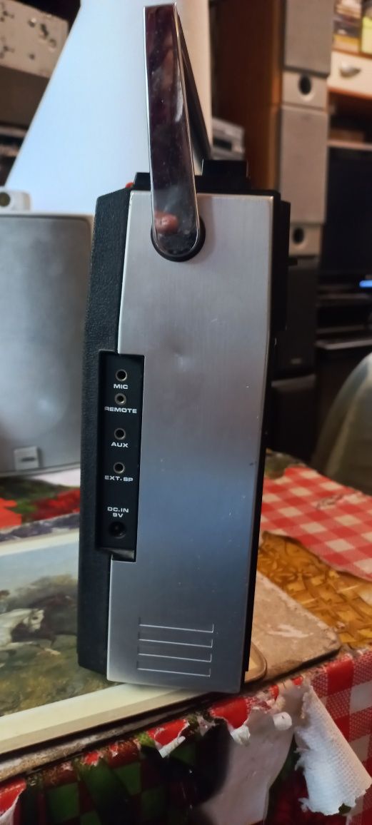 o bijuterie vintage: radiocasetofon Akai ct-5