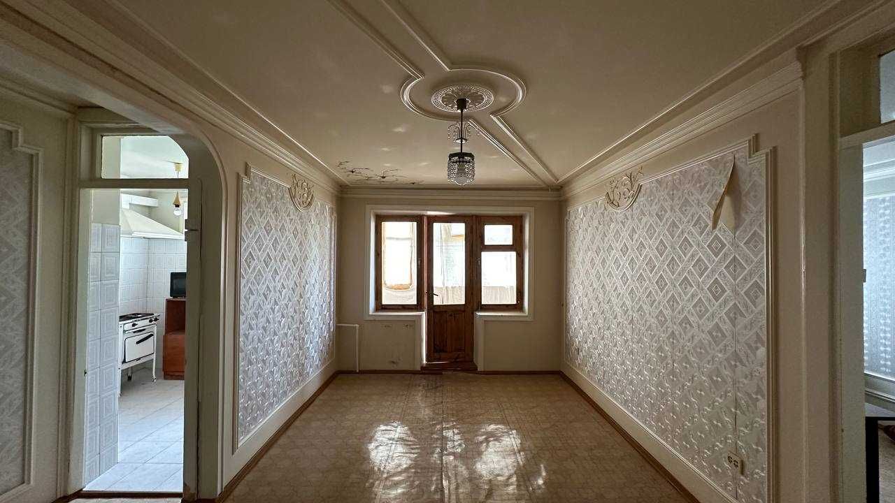 2 комнатная квартира на 5 этаже = 48 м² = Вокзал (ориентир: Базар)