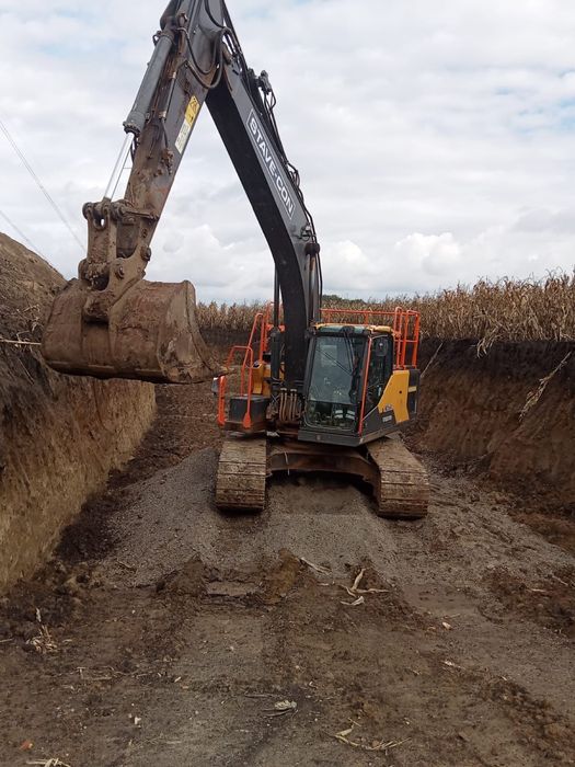 Excavator VOLVO EC 200 EL