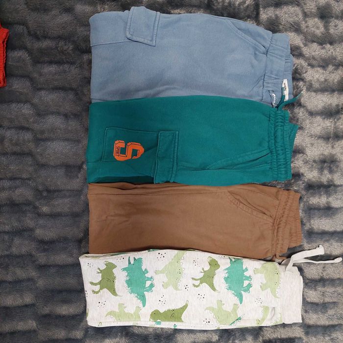 Lot pantaloni marimea 116