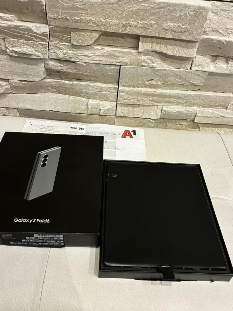КАТО НОВ Samsung Z Fold 6 Silver 512GB 5G 24м. ГАРАНЦИЯ ПОДАРЪЦИ