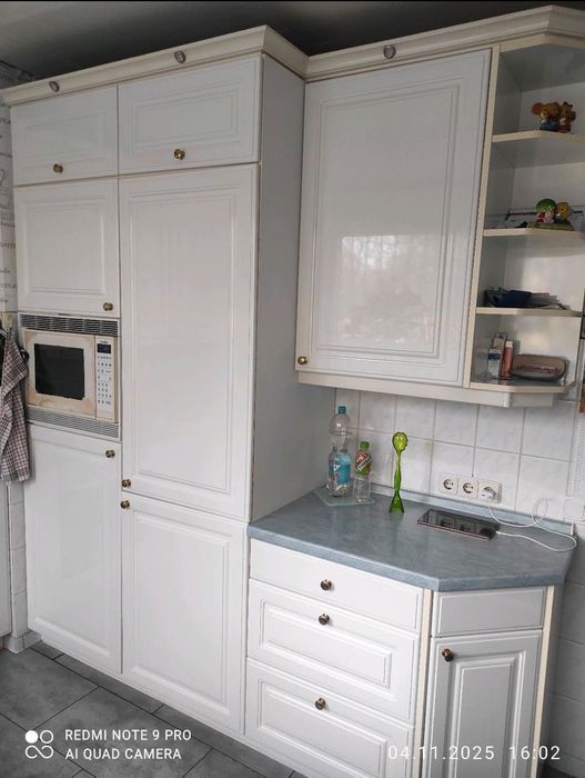 Кухня с всички уреди