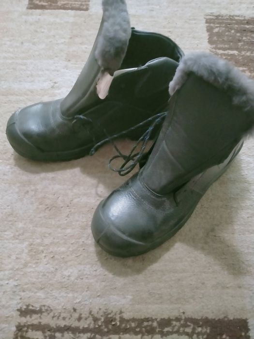 Ботинки рабочие зимние.