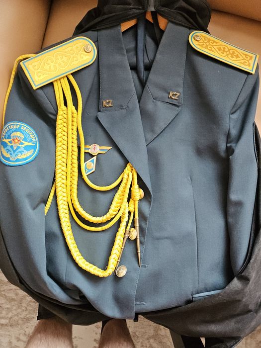 Китель с брюками