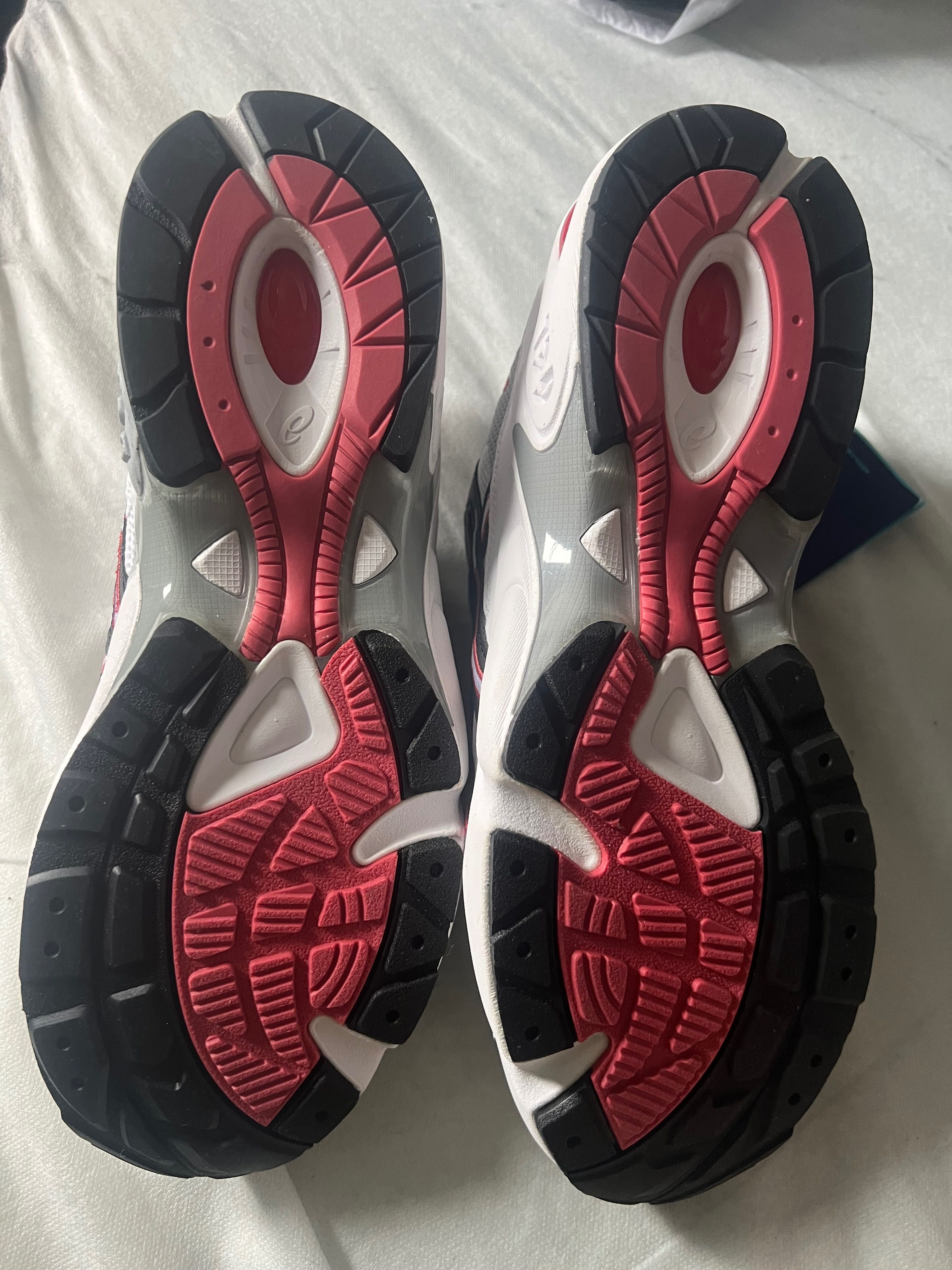 Кроссовки” Asics- DUOMAX”