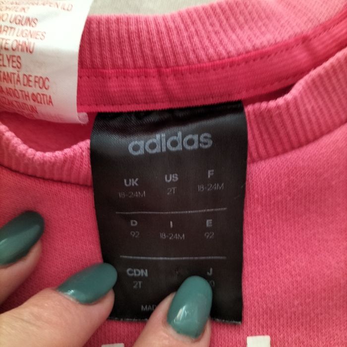 Trening adidas pentru fetița