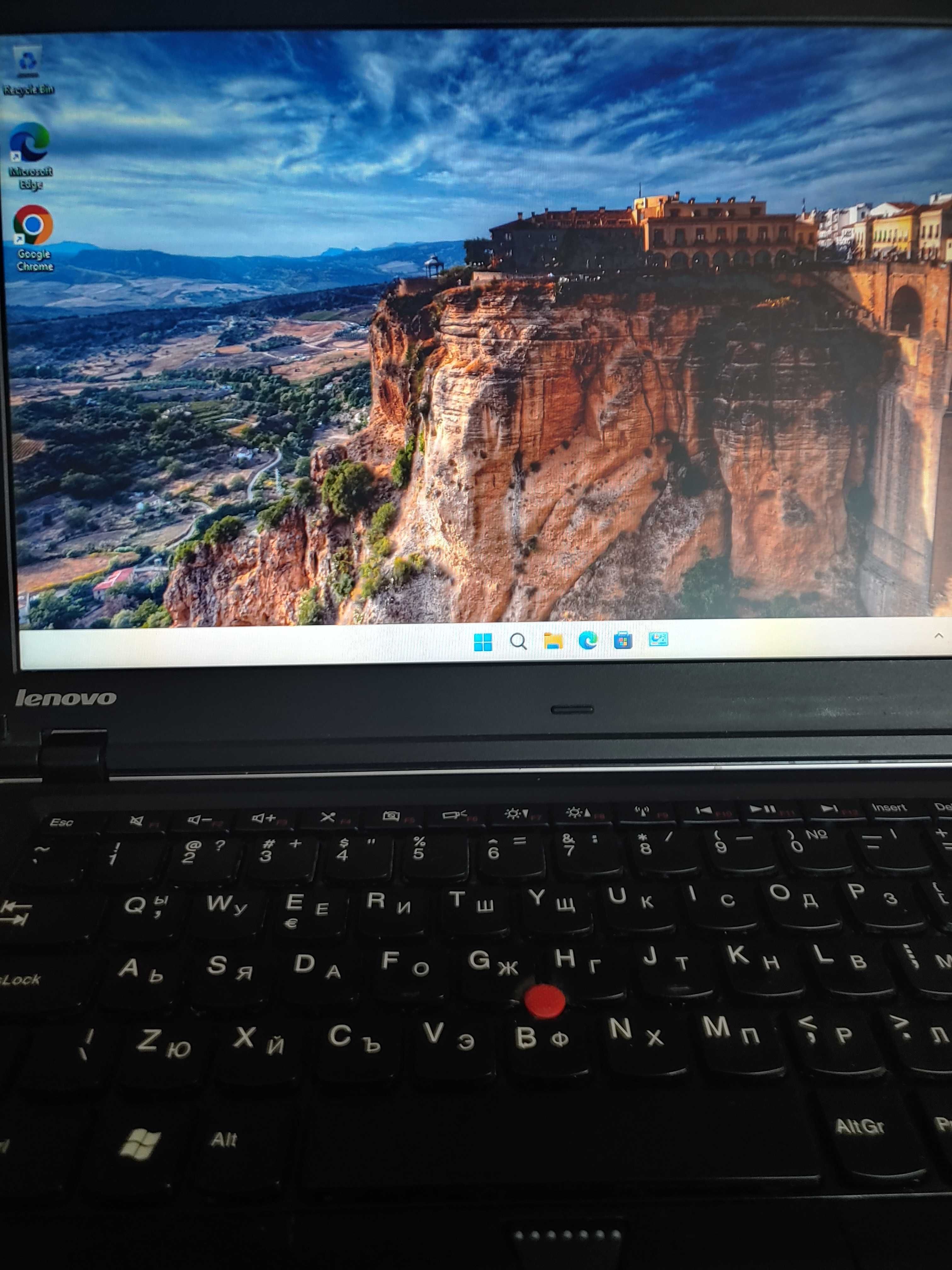 Продавам лаптоп LENOVO EDGE E420