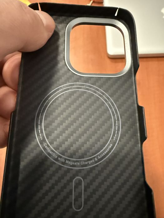 Huse carbon Kevlar Aramid  iPhone 16 Pro / 16 ProMax