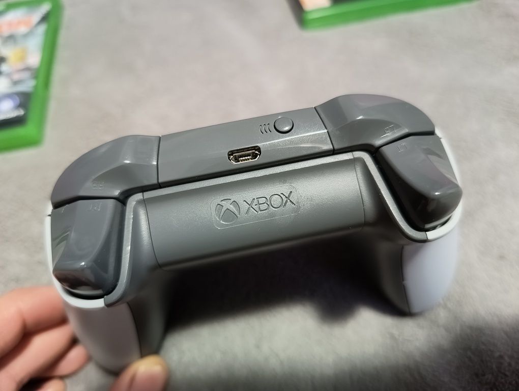 Xbox One X 4K с 5 игри