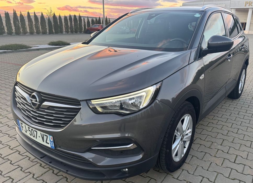Renault Captur Opel grandland X automat benzină 59000 km