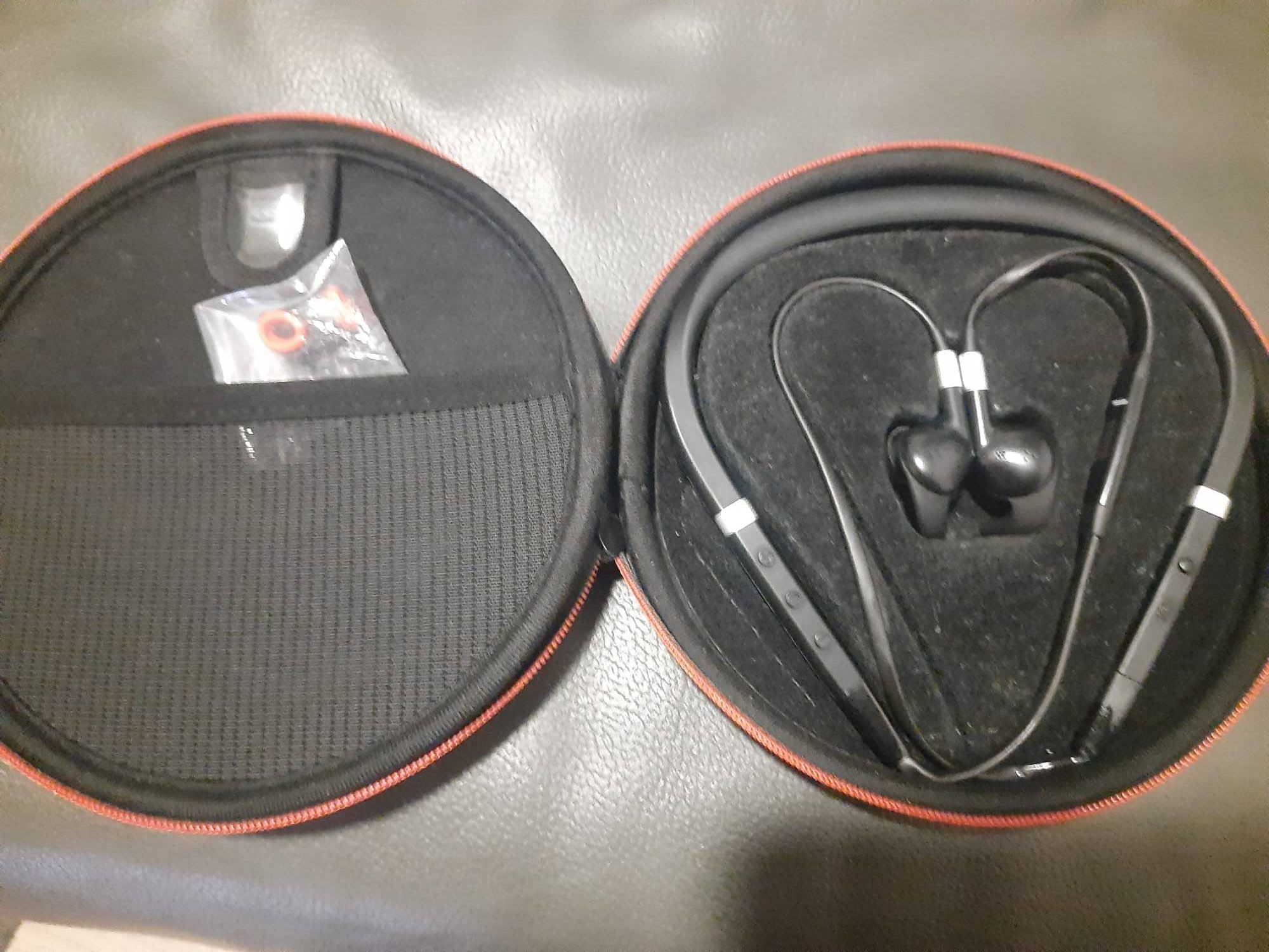 Căști bengen olufsen beoplay E 4, JBL , Jabra