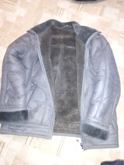 Продавам зимно мъжко яке