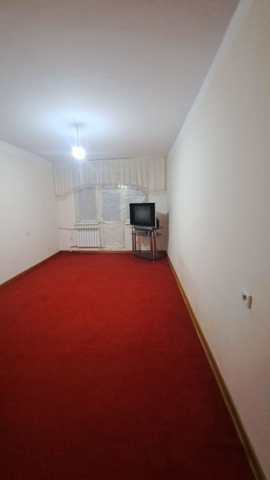 Чирчик шахар 
Октябр  
#1-хона 4-этаж 
Квартира ижарага берилади 
Н