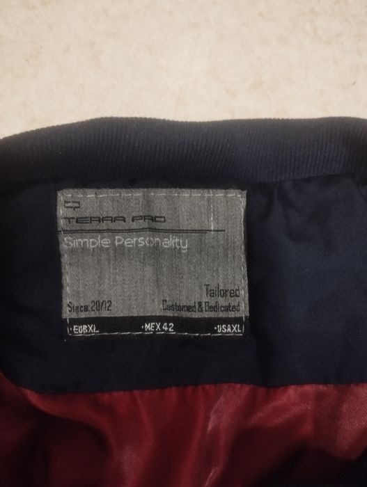 Продаю мужскую куртку.