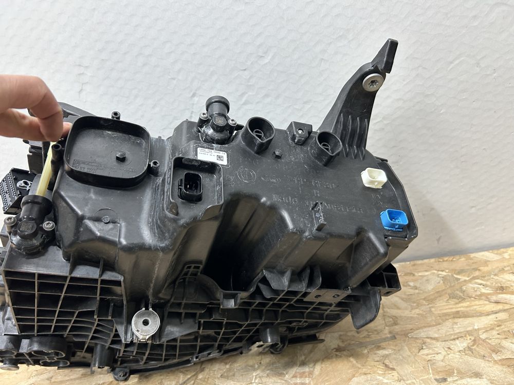 Far faruri bmw G70 seria 7 i7 full led dreapta 2023-2024