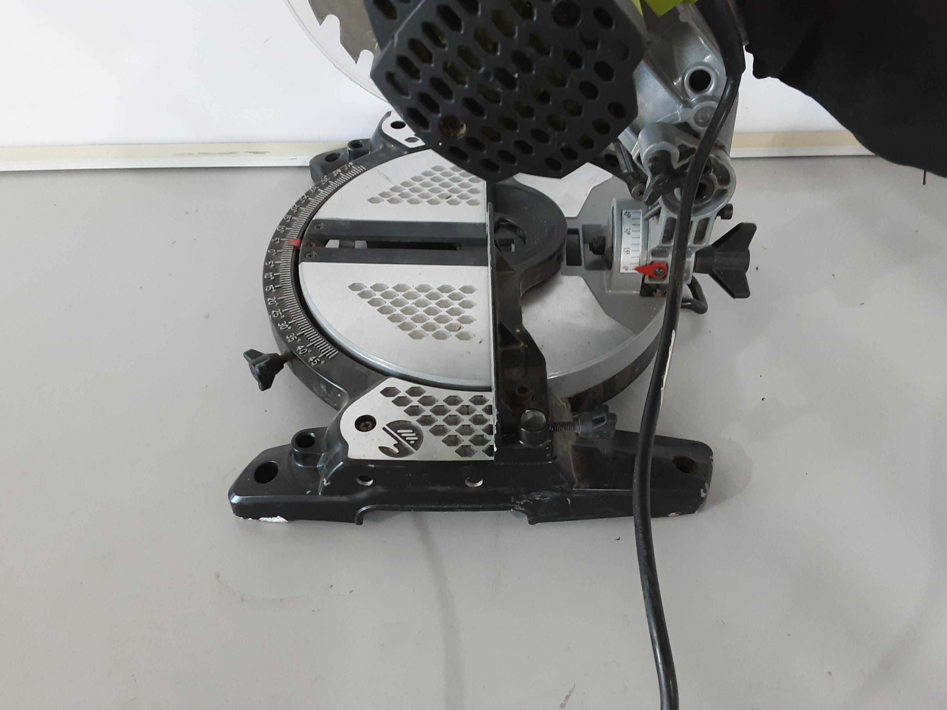 Циркуляр пендула - GUILD 1200W / 210mm