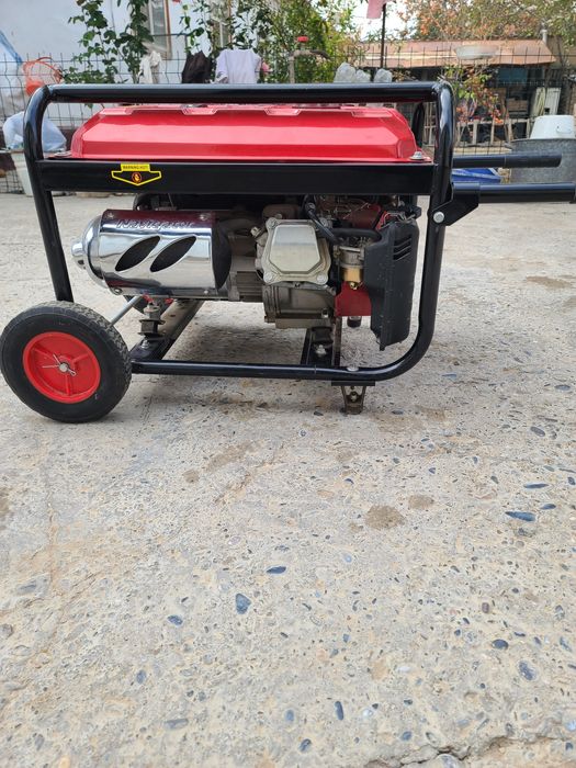 Generator Navigator yangi sotiladi 3 kvt