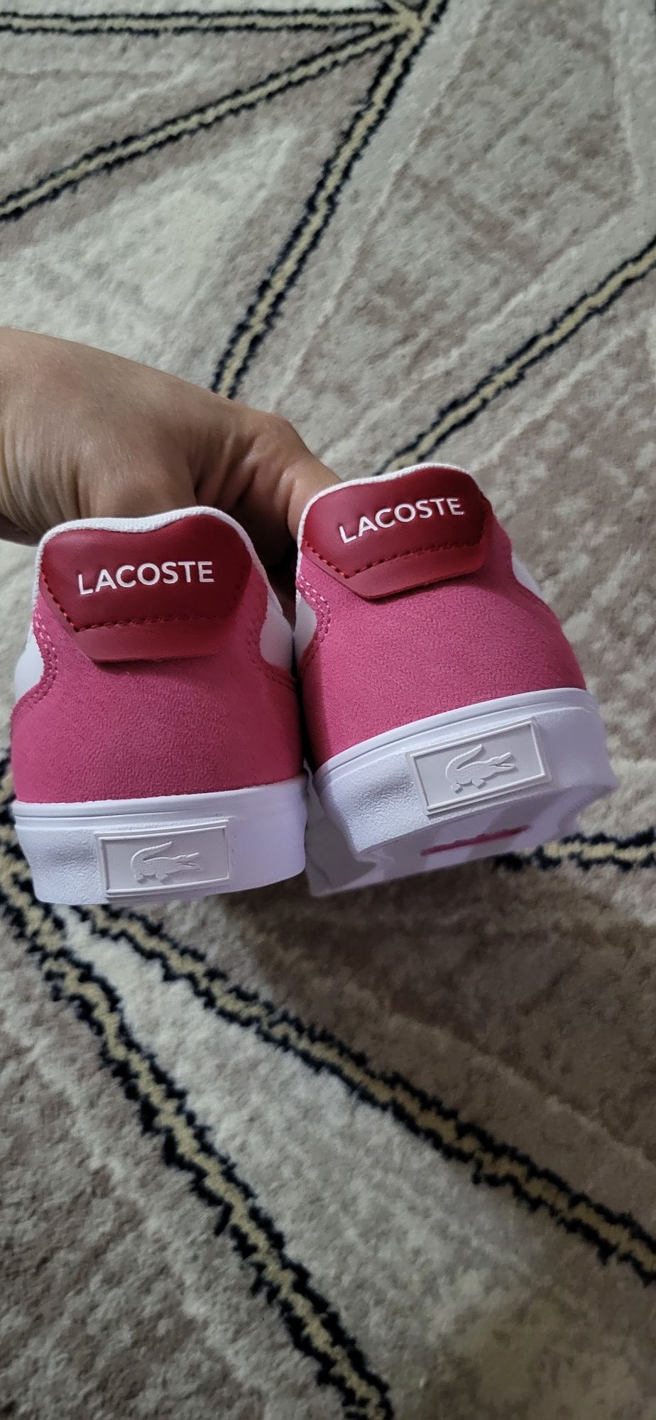 Кроссовки от Lacoste