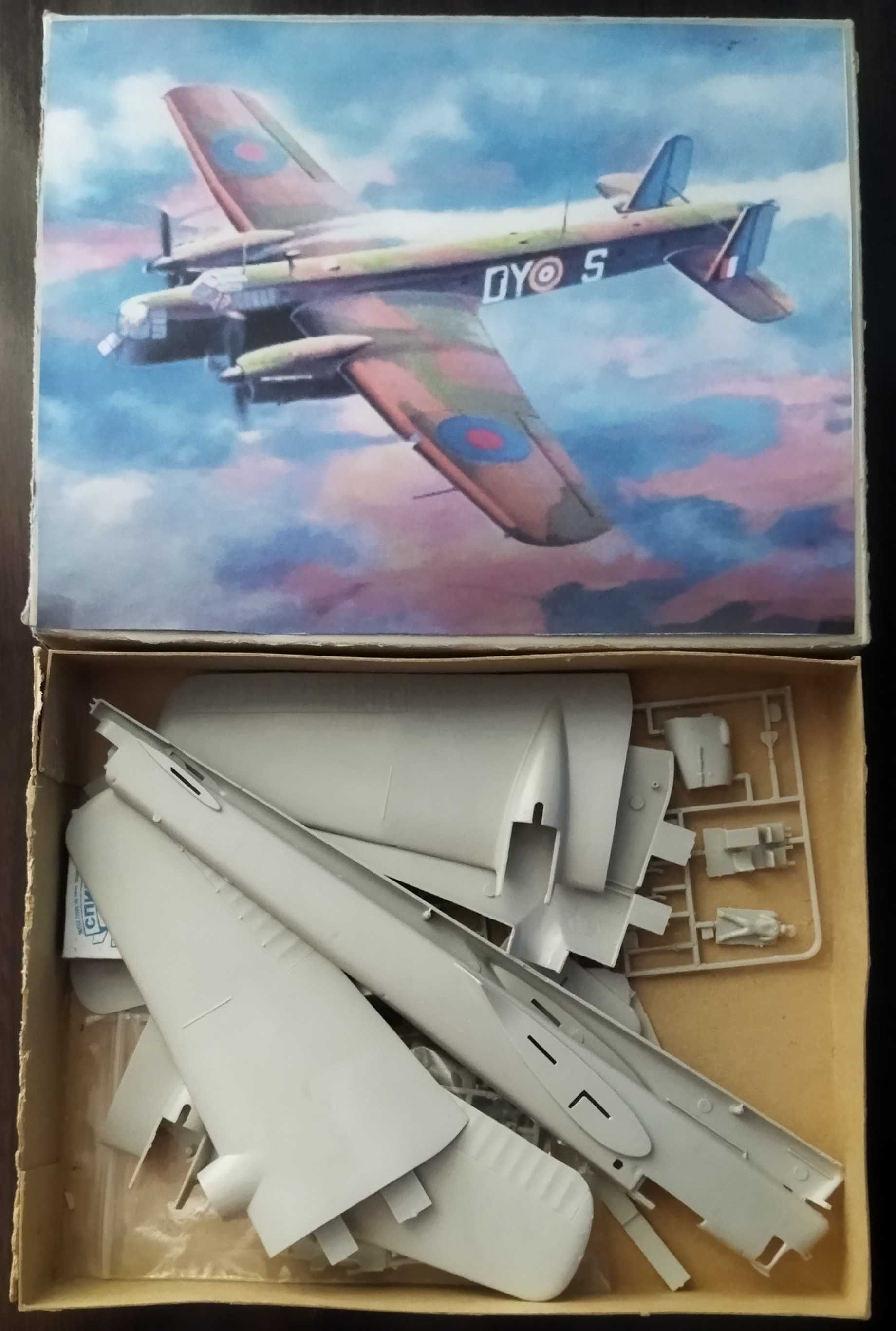 конструктор модель самолета AW-38 в масштабе 1/72 FROG СССР!