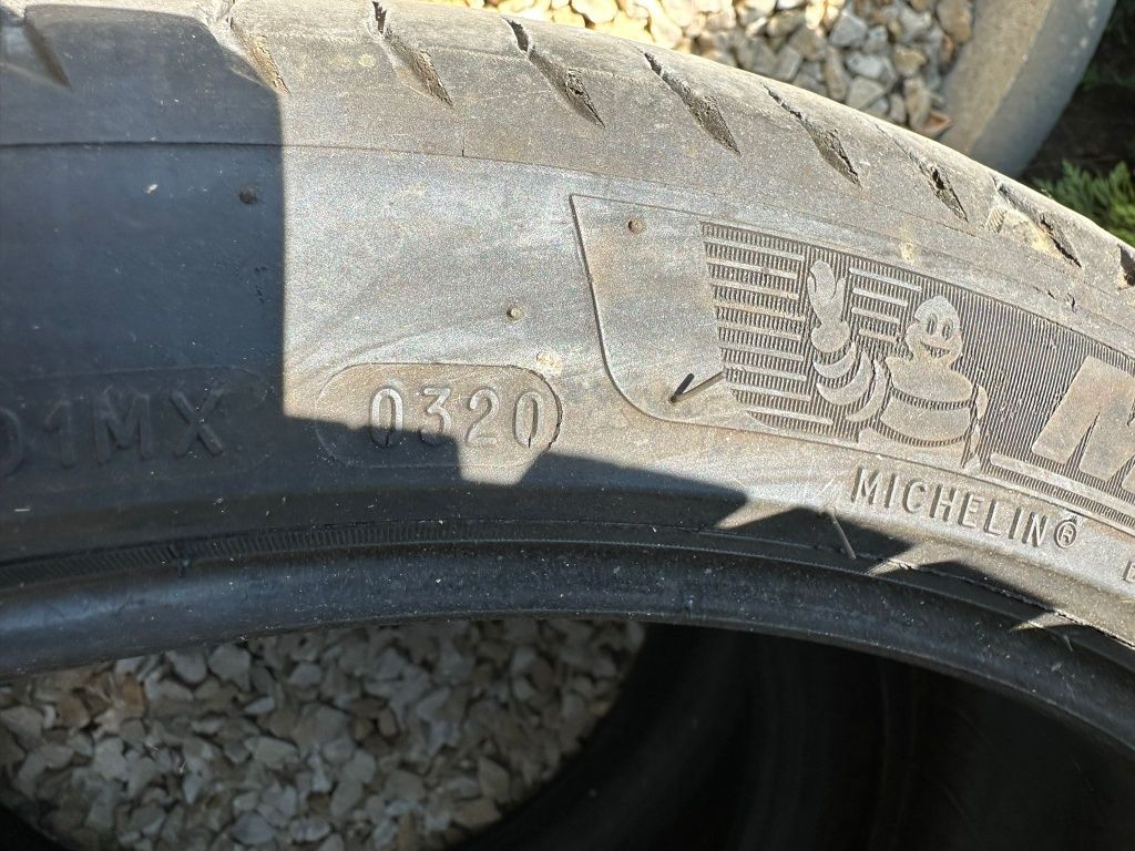 235/40/R19 Michelin dot 0320