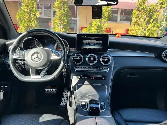 Mercedes-Benz GLC Vand Mercedes Benz GLC 220 D 4MATIC cu webasto