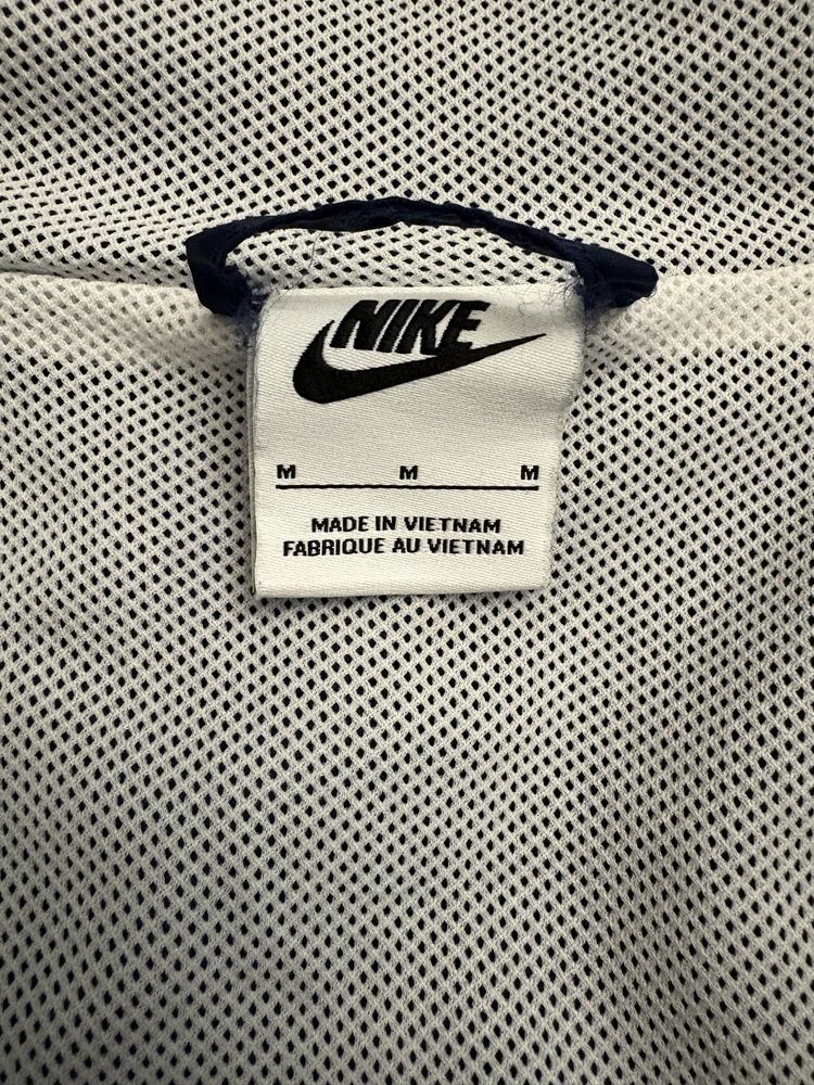 Nike анцузи