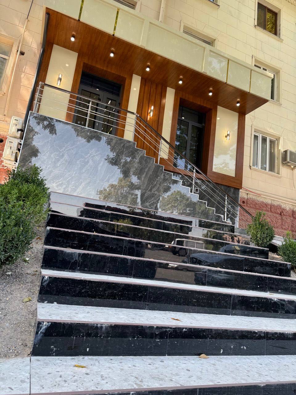 Sotuvda Tijorat Joyi 70 m2 remont Shota Rustaveli Yakkasaroy
