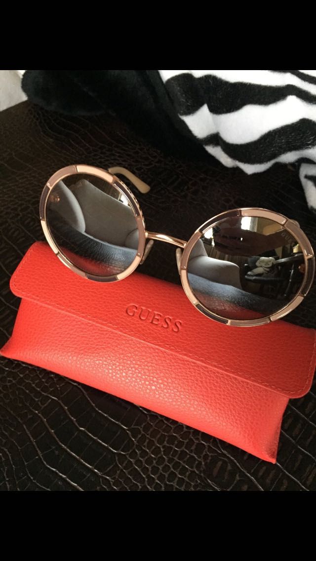 Нови слънчеви очила Guess