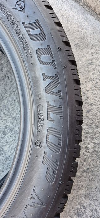 4 anvelope iarna ca si noi Dunlop 235/50/18.Pretul este pe bucata.