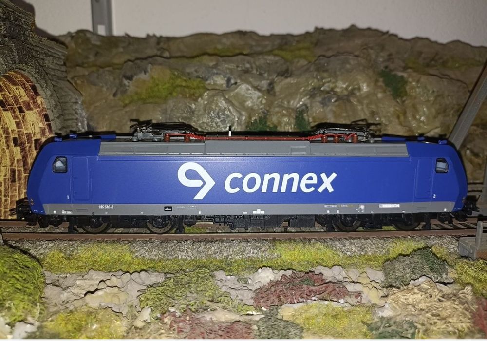 Locomotiva electrica piko connex 

Lumini in funcție de direcția de me