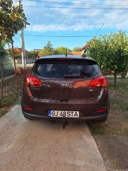 Vând KIA CEED 1.4