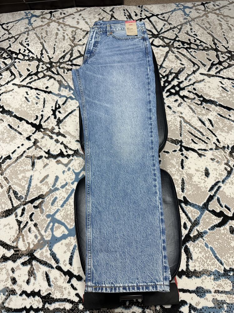 Джинсы Levi's men's 550 relaxed fit.