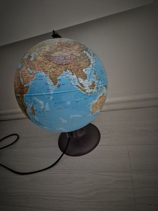 Glob pamantesc cu bec