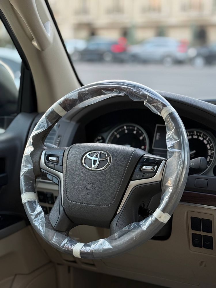 Toyota Land Cruiser 200