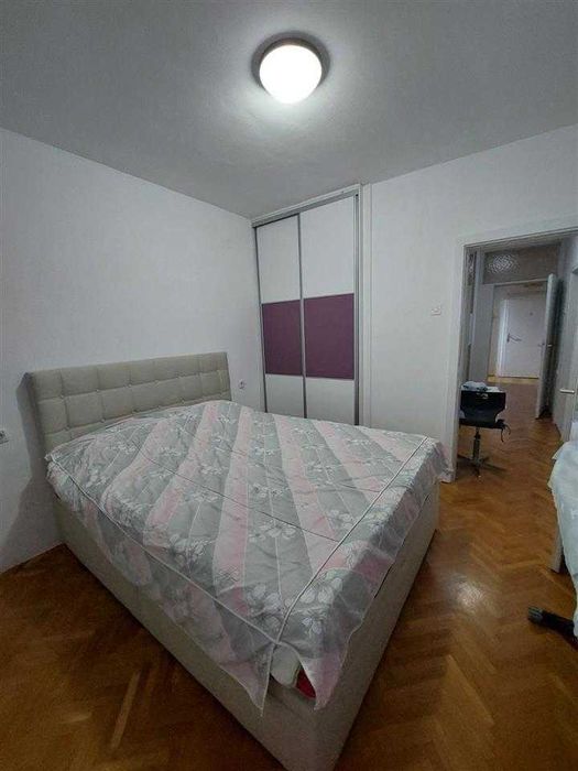 Дава се под наем Двустаен апартамент в София, Света Троица - 75 кв.м за 612 € - Снимка #1