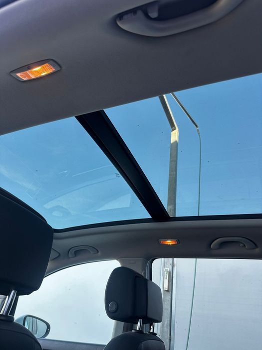 Vand Vw Touran 7 locuri