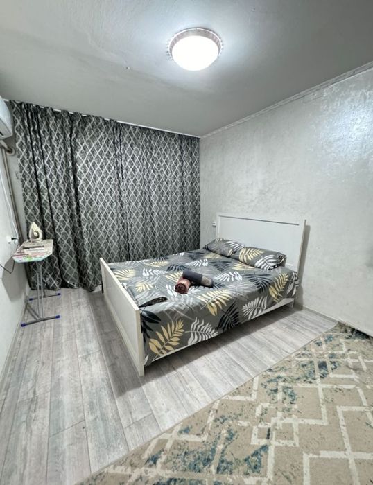 1500 тенге Час. В центре однакомнатная по Абая