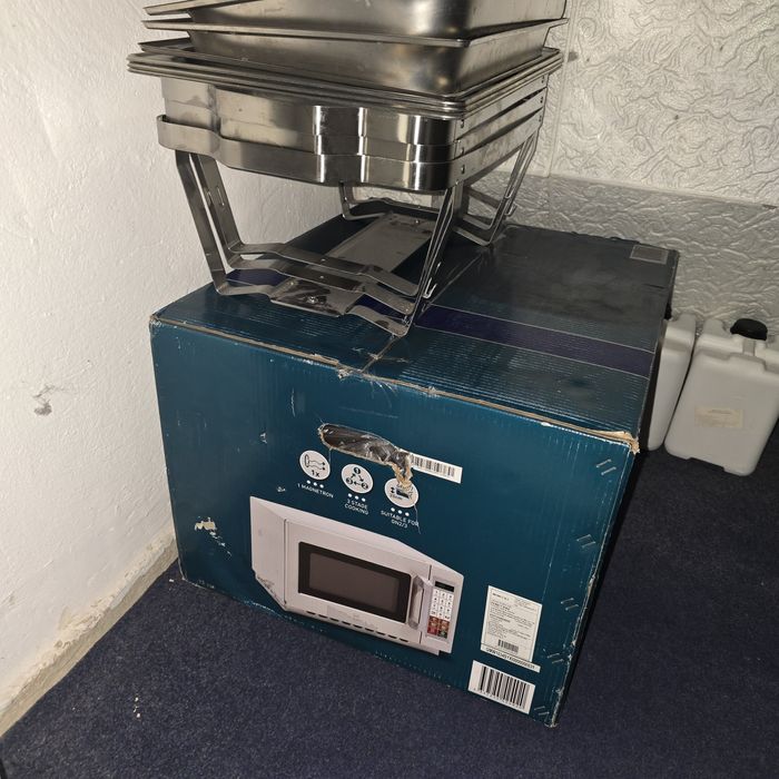 Cuptor cu microunde profesional 34L sigilat. 800 lei si 3 Chafing-dish