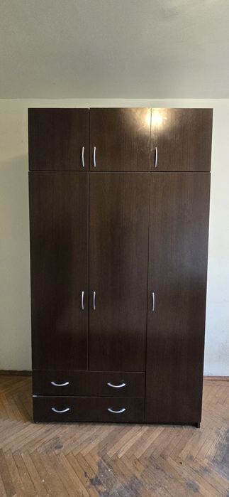 Dulap incapator cu compartimente multiple