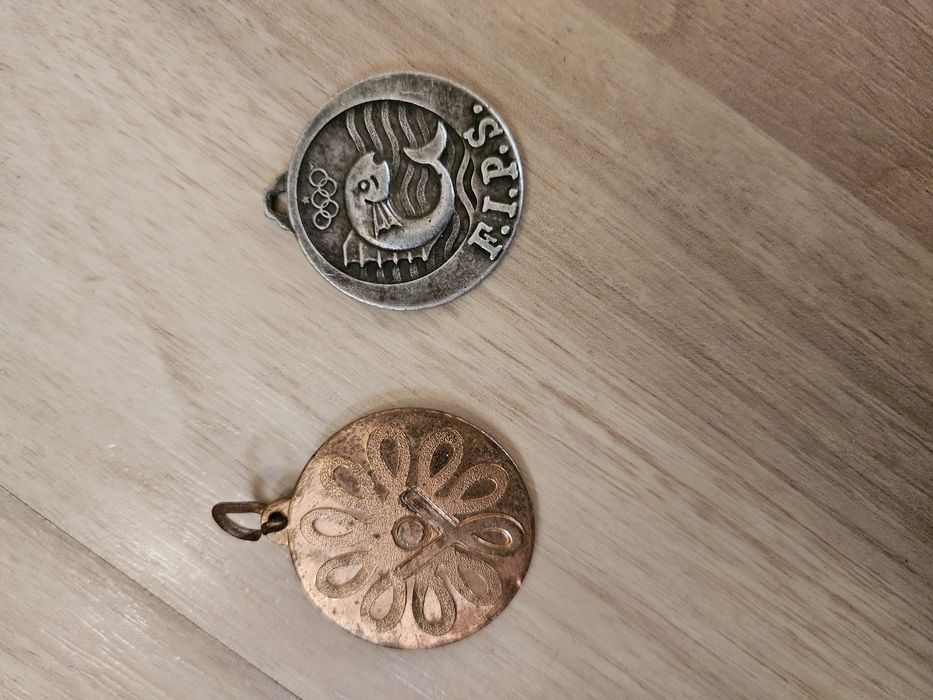 Monede si insigne de colectie
